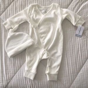 NWT. Carter’s 3 month lounge wear